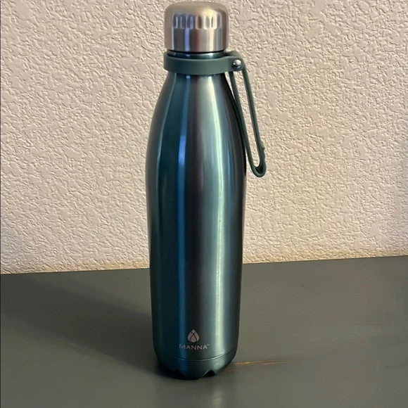 Stainless Steel Water Bottle with Carabiner - Picture 3 of 4